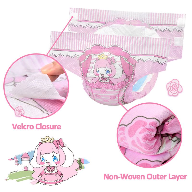 Pampers mit einem rosa Design, das ein cartoonhaftes Mädchen zeigt. Wichtige Merkmale sind der Klettverschluss und die nicht gewebte Außenschicht. Umgeben von weißen und rosa Elementen.