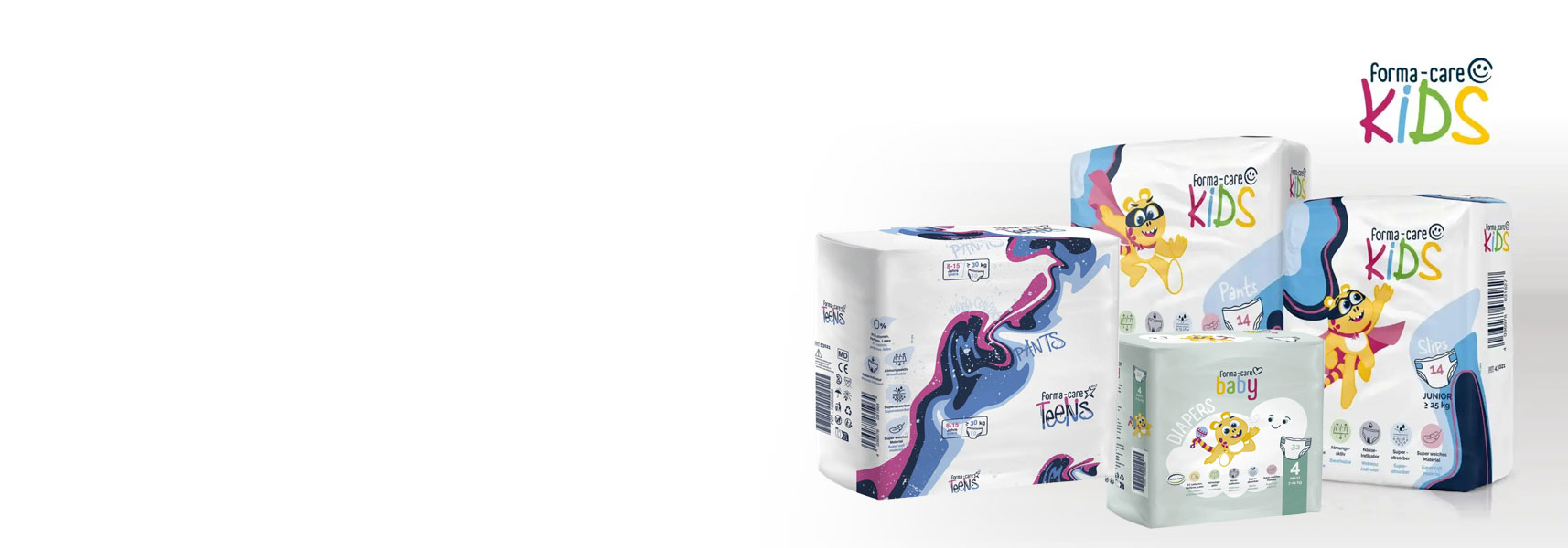 Zwei Packungen Windeln für Kinder stehen auf einem hellen Hintergrund. Die Verpackungen sind bunt gestaltet, zeigen ein fröhliches Maskottchen und enthalten Informationen über verschiedene Produkte. Oben ist das Logo -forma-care KIDS- zu sehen.